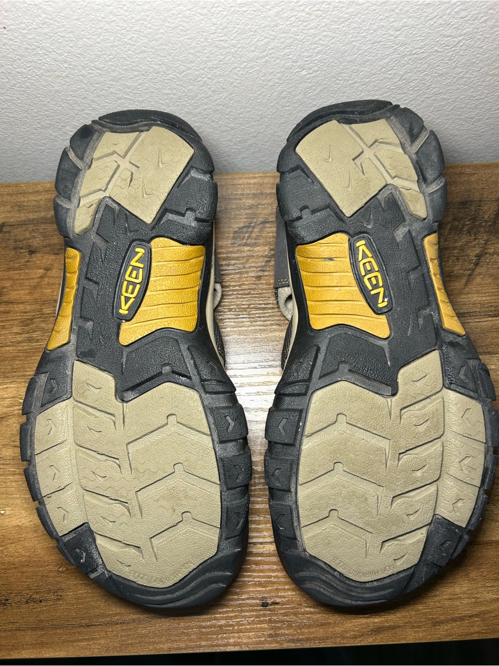 Keen Men's Gray and Yellow Waterproof Sport Sandals - Picture 4 of 6